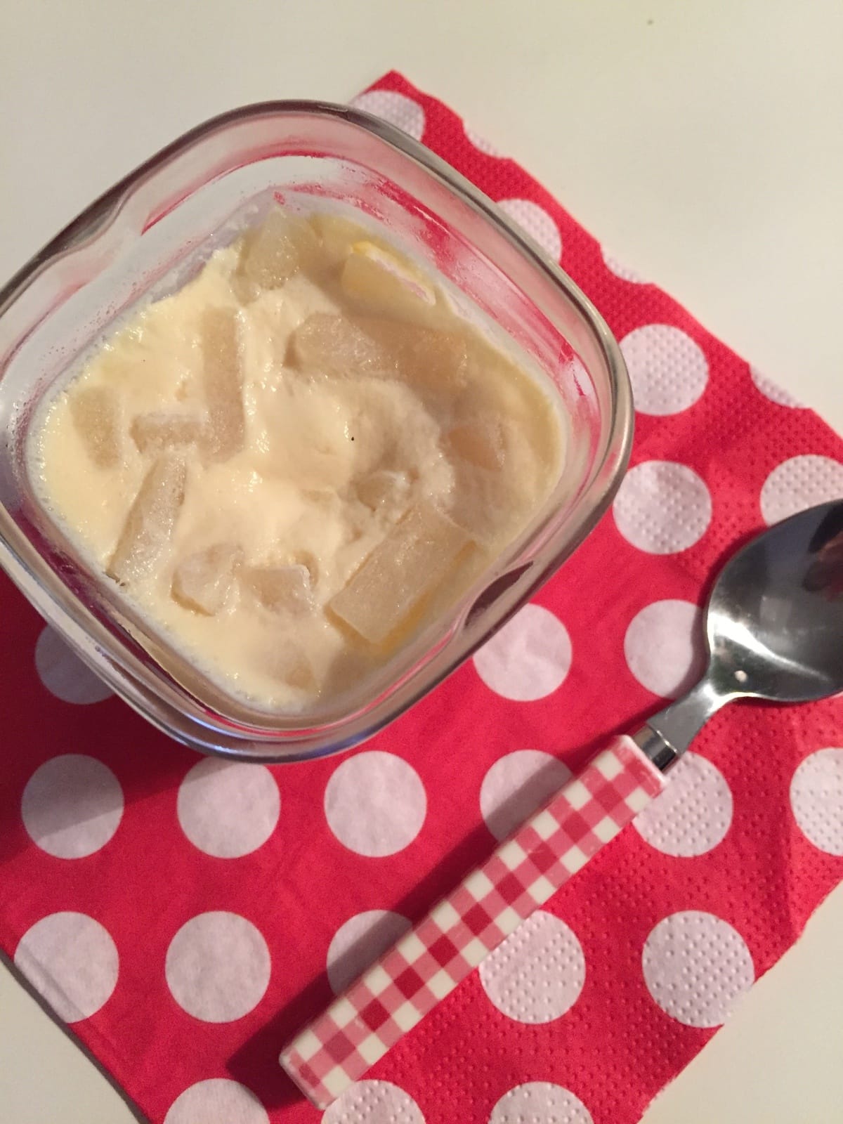 Multi-Délices: Petites crèmes aux poires et caramel.