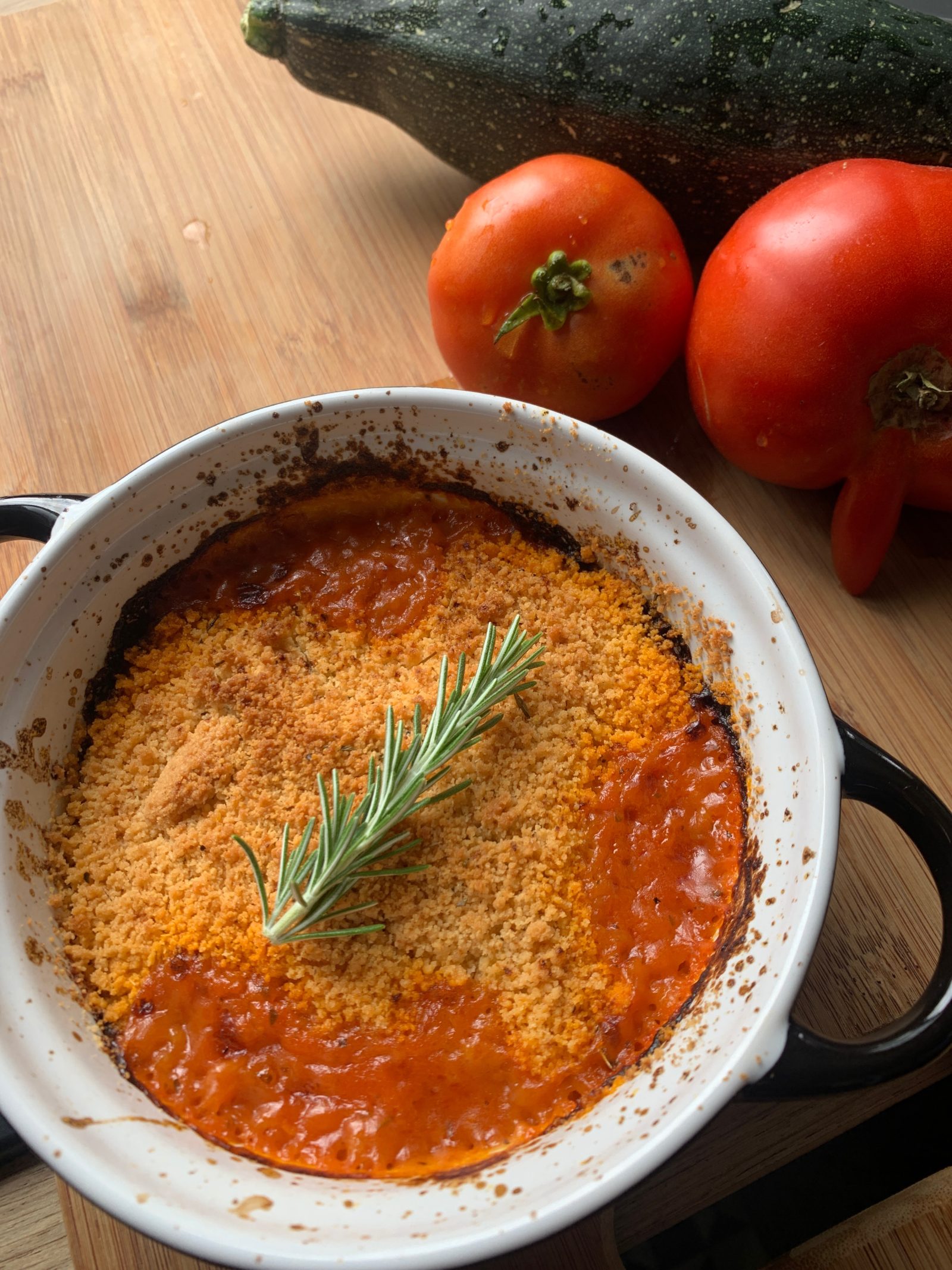 Du potager à l assiette: Crumble de légumes d&rsquo;été à la note espagnole