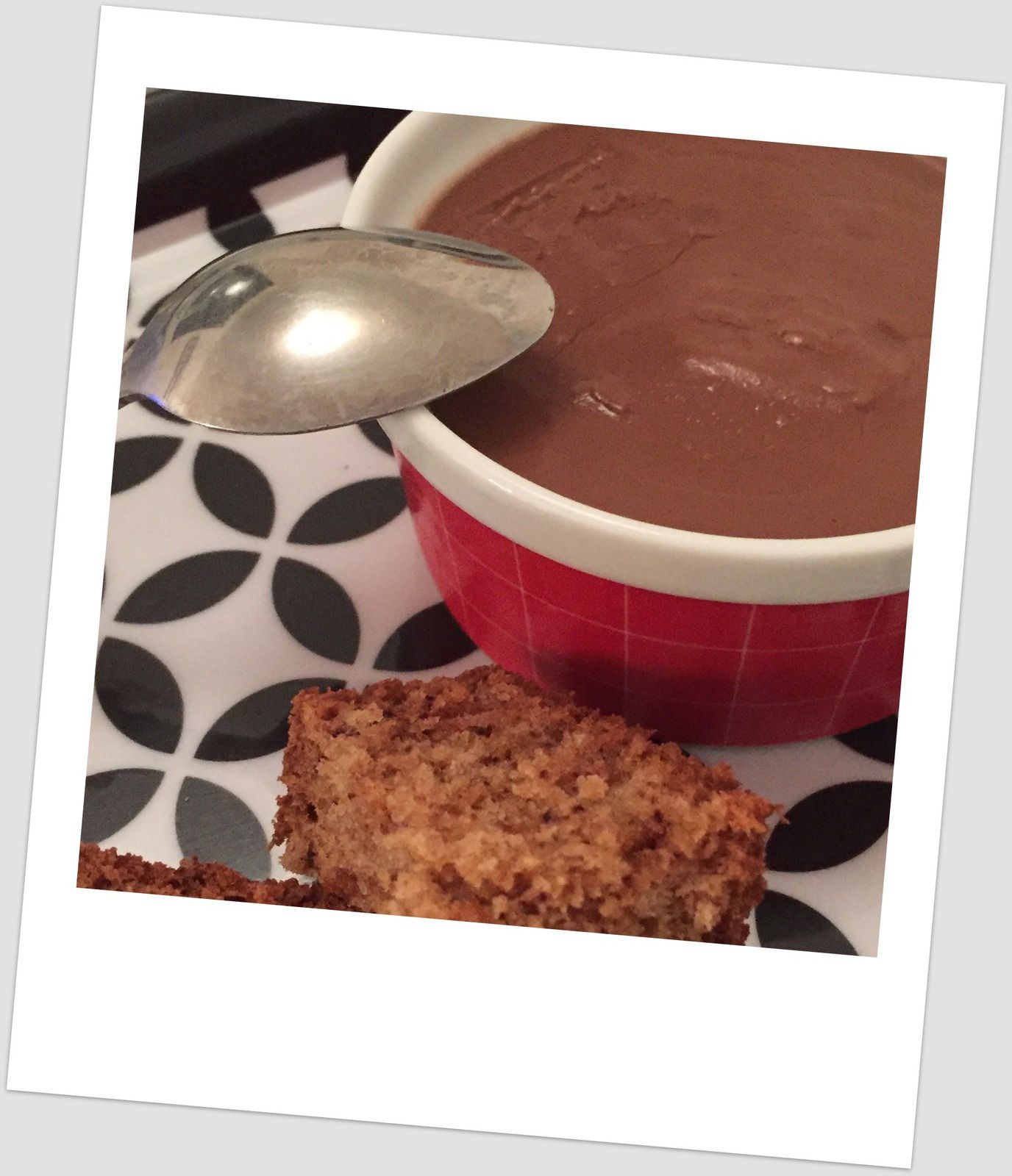 Petites crèmes au chocolat au lait d&rsquo;amande