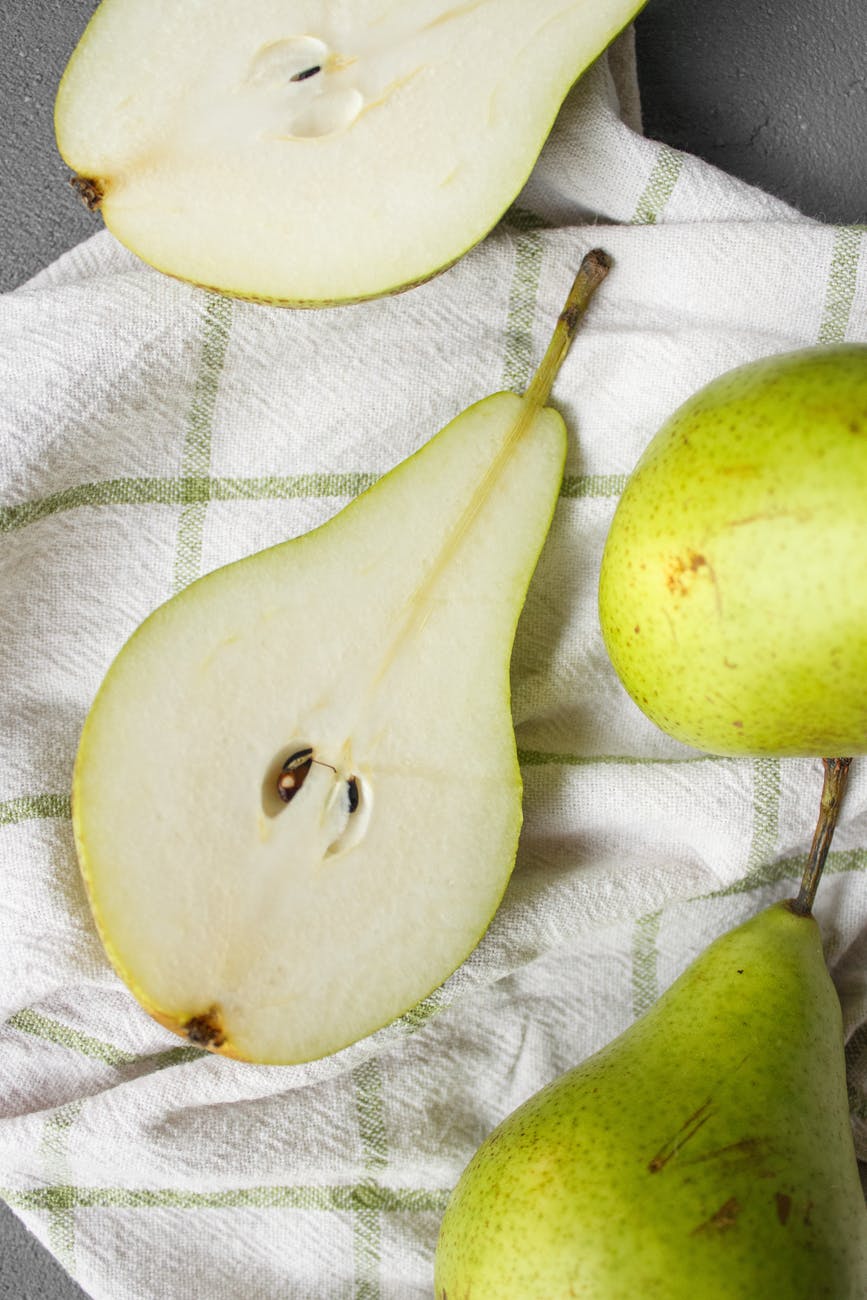 Petites tatins de poire et glace à la vanille maison