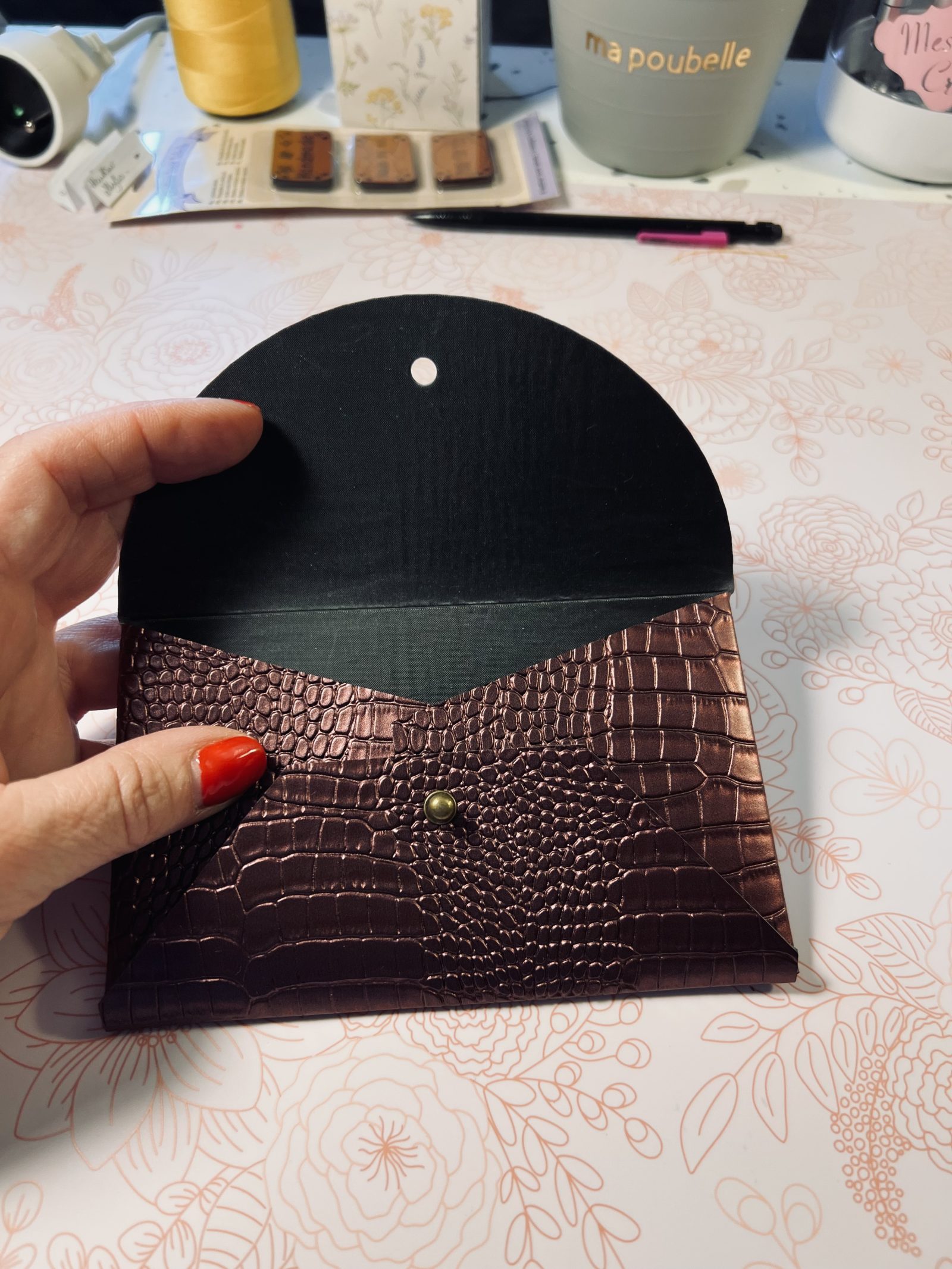 Cricut Maker 3: Découpez Facilement du Cuir ou du Simili.