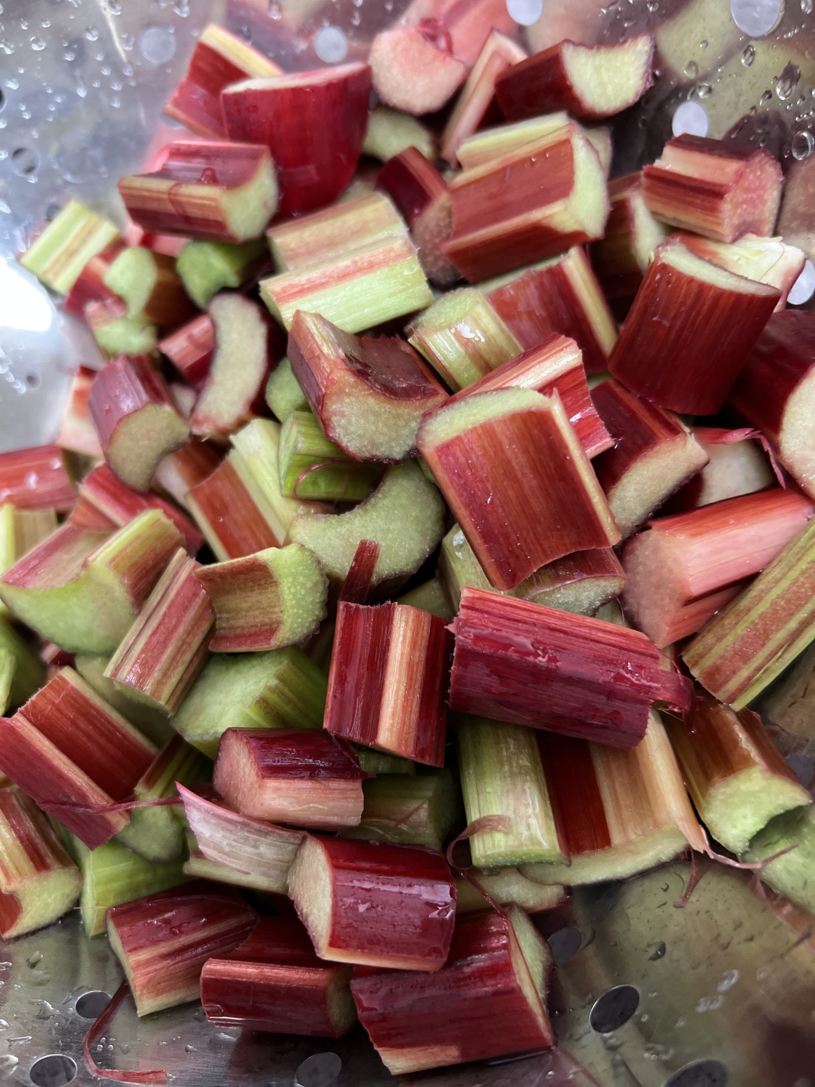 Recette de Compote de Rhubarbe Fraîche et Rapide.