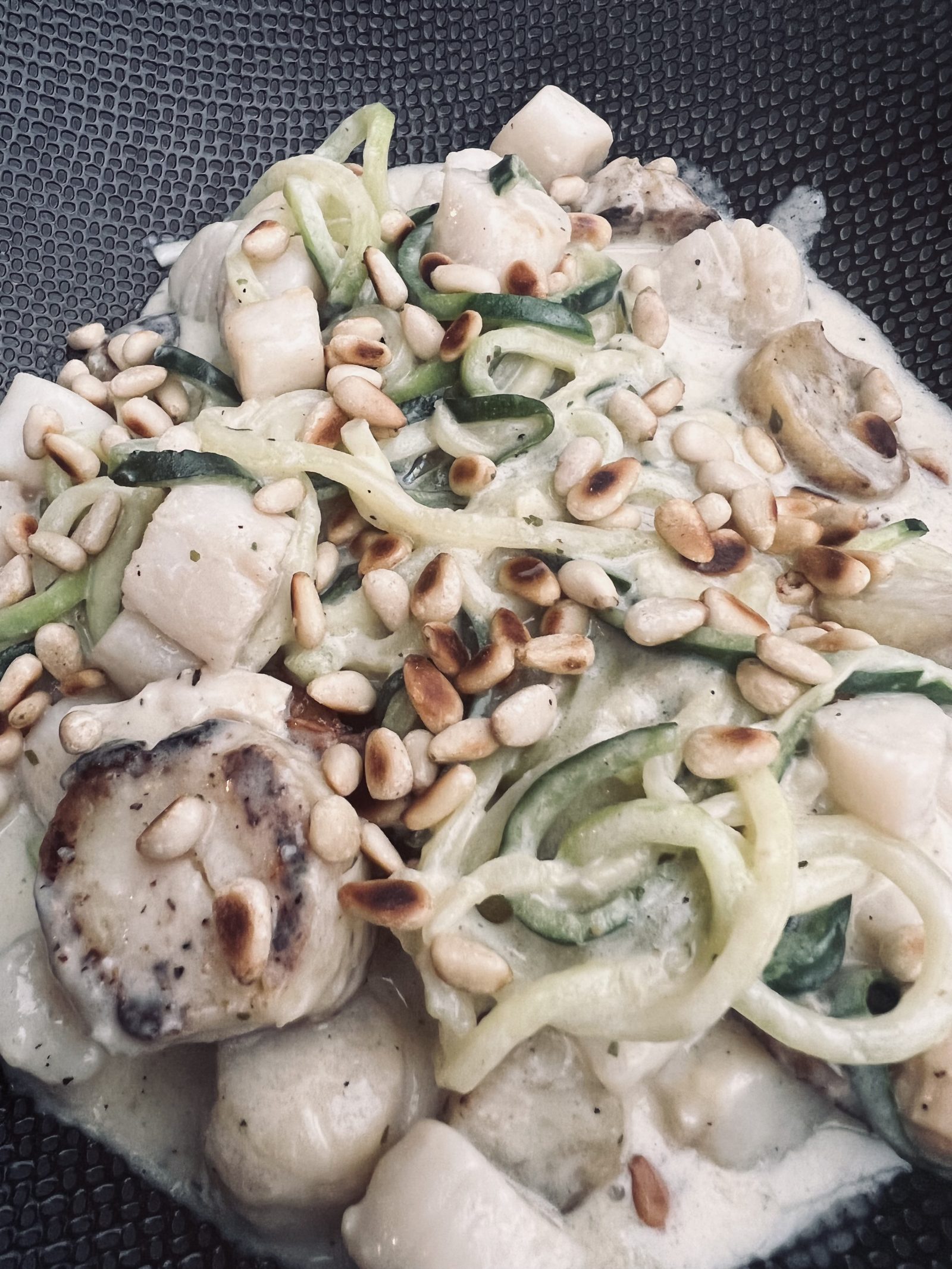 Tagliatelles de courgettes et noix de saint jacques au Tartare