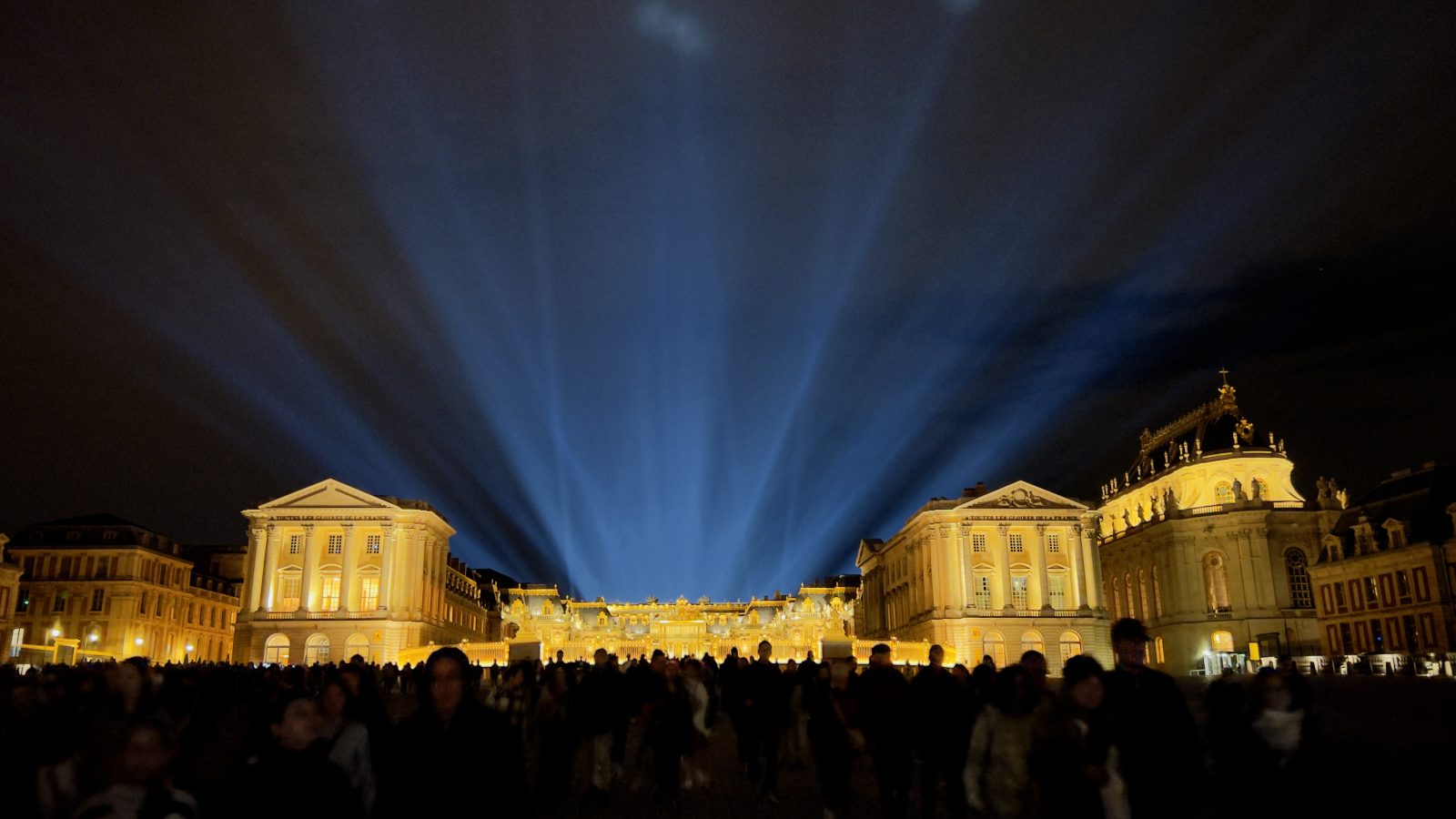 Coucou du dimanche, château de Versailles  de nuit et les couleurs de l&rsquo;automne